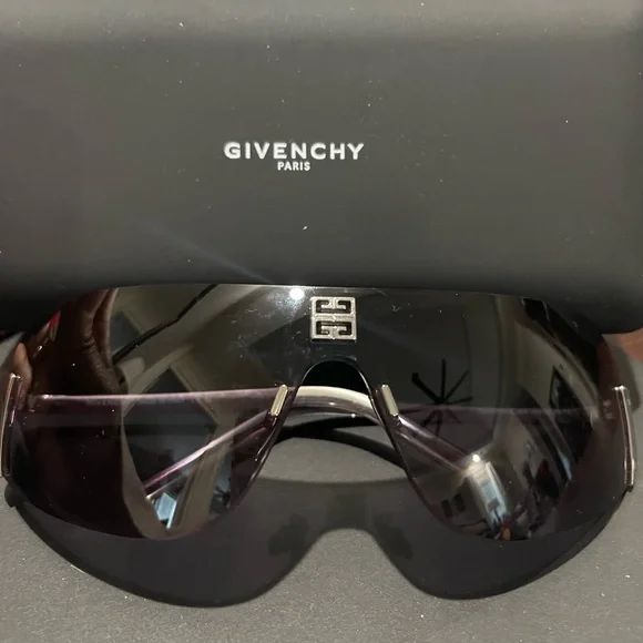 Givenchy | Accessories | Givenchy Dark Lens Sunglasses  display picture 1